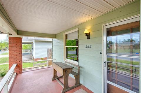 608 E Noble Ave, Guthrie, OK 73044 photo 3