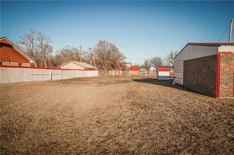 102 N Oak Ave, Erick, OK 73645 photo 20