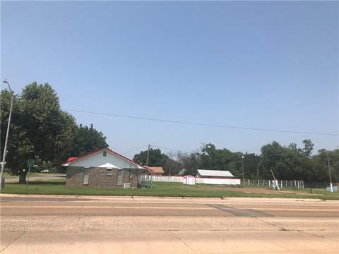 102 N Oak Ave, Erick, OK 73645 photo 2
