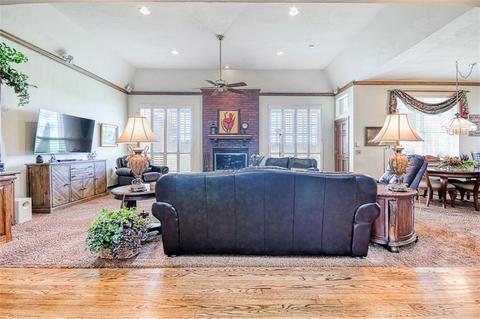 311 SE 27th St, Moore, OK 73160 photo 6