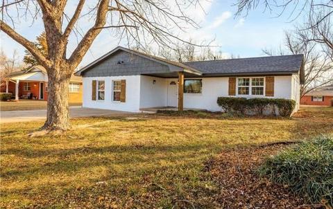 304 SE 1st St, Tuttle, OK 73089 photo 3