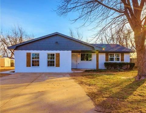 304 SE 1st St, Tuttle, OK 73089 photo 1