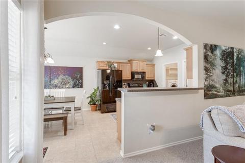 604 E Juniper Ln, Mustang, OK 73064 photo 9