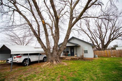 1402 S Pine St, Guthrie, OK 73044 photo 1
