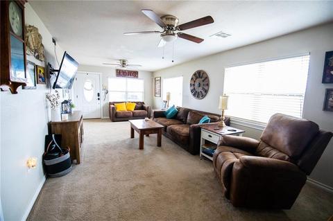 1402 S Pine St, Guthrie, OK 73044 photo 3
