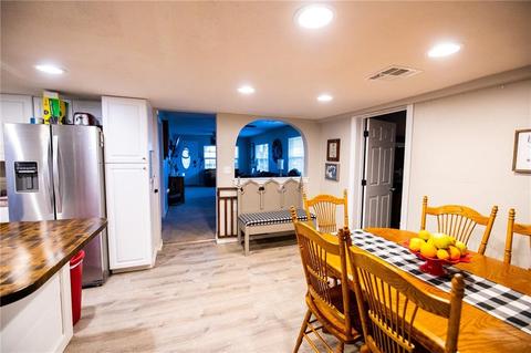 1402 S Pine St, Guthrie, OK 73044 photo 8