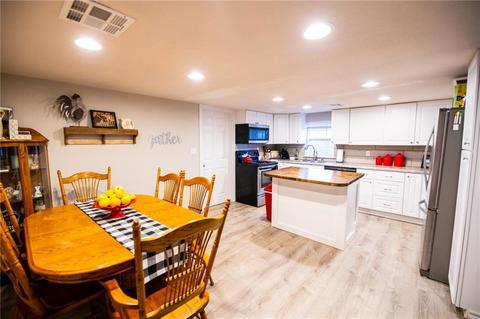 1402 S Pine St, Guthrie, OK 73044 photo 7