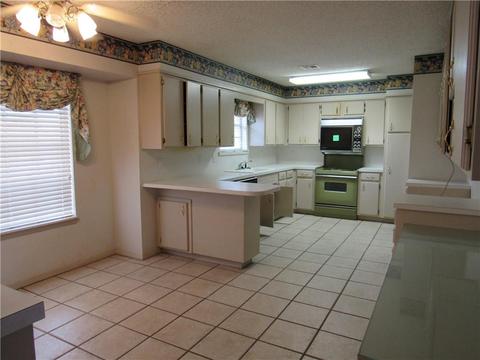 2405 Seminole Cir, Altus, OK 73521 photo 7