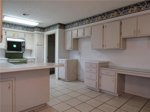 2405 Seminole Cir, Altus, OK 73521 photo 8