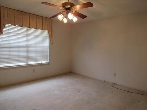 2405 Seminole Cir, Altus, OK 73521 photo 9