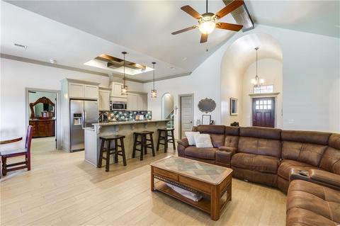 4809 Champlain Pl, Edmond, OK 73025 photo 3