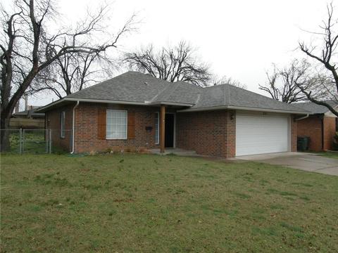 201 E 30th St, Edmond, OK 73013 photo 2