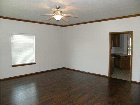 201 E 30th St, Edmond, OK 73013 photo 3