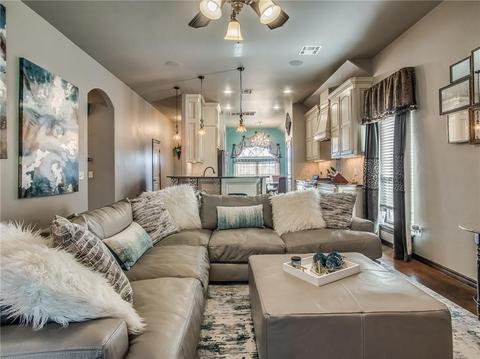 905 Ridgeway Dr, Moore, OK 73160 photo 4
