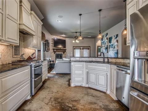 905 Ridgeway Dr, Moore, OK 73160 photo 9