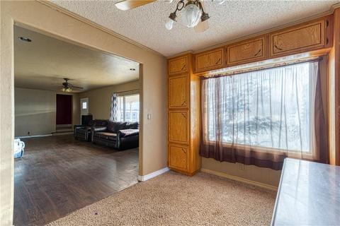 123 N Walnut Ave, Erick, OK 73645 photo 9