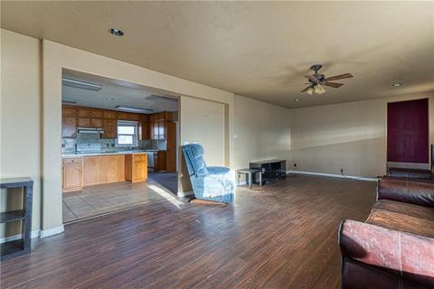 123 N Walnut Ave, Erick, OK 73645 photo 6
