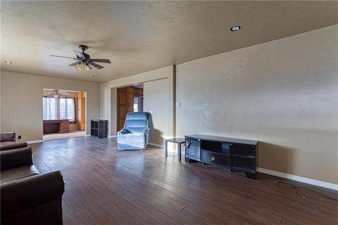 123 N Walnut Ave, Erick, OK 73645 photo 4