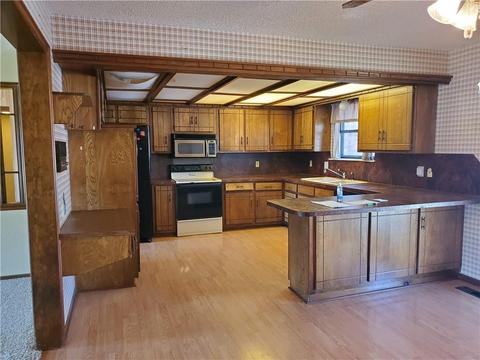241 E Meade Dr, Yukon, OK 73099 photo 9