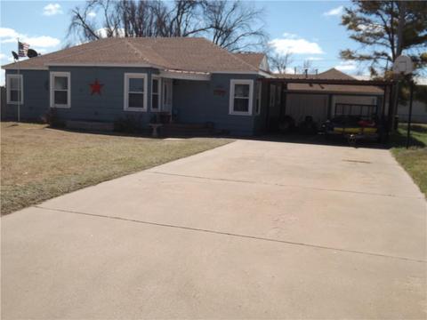 723 E Main St, Tipton, OK 73570 photo 2