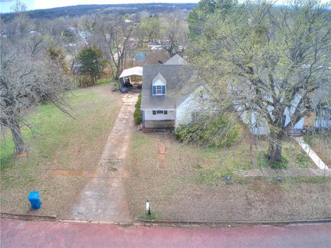 519 E 8th St, Chandler, OK 74834 photo 3