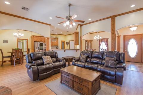 604 W Ridge Dr, Tuttle, OK 73089 photo 5