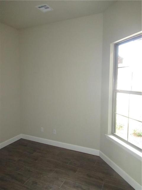 1017 Ridgeway Dr, Moore, OK 73160 photo 5