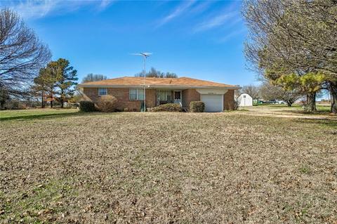 2103 Eighth St, Prague, OK 74864 photo 1