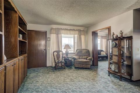 2103 Eighth St, Prague, OK 74864 photo 4