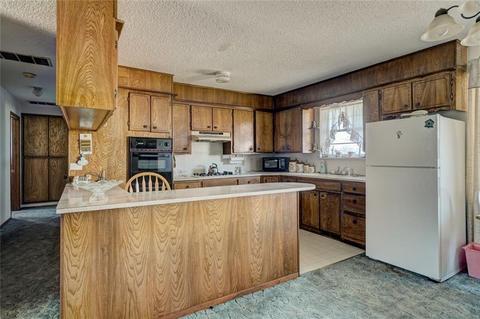 2103 Eighth St, Prague, OK 74864 photo 6