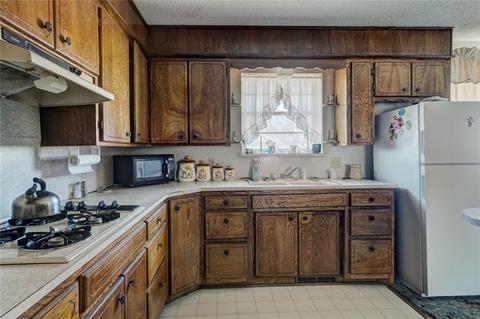 2103 Eighth St, Prague, OK 74864 photo 9