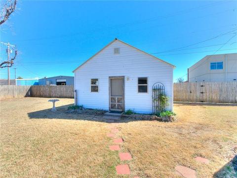204 W Holly St, Tuttle, OK 73089 photo 7