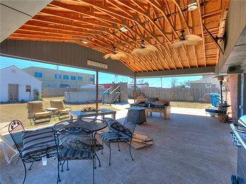 204 W Holly St, Tuttle, OK 73089 photo 3