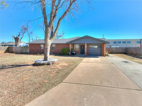 204 W Holly St, Tuttle, OK 73089 photo 1