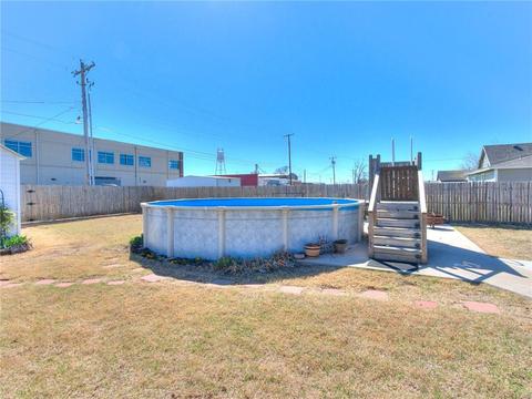 204 W Holly St, Tuttle, OK 73089 photo 6