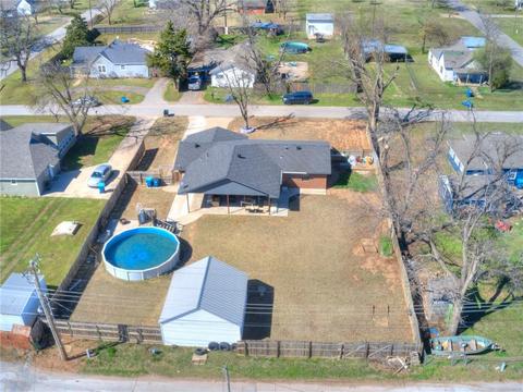 204 W Holly St, Tuttle, OK 73089 photo 11