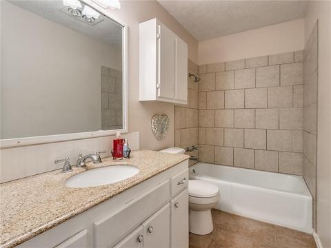 204 W Holly St, Tuttle, OK 73089 photo 14
