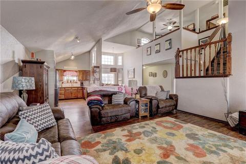 501 Gyrfalcon Dr, Norman, OK 73072 photo 5