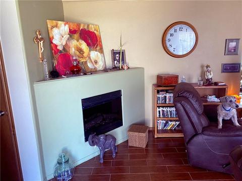 402 W Locust St, Tuttle, OK 73089 photo 2