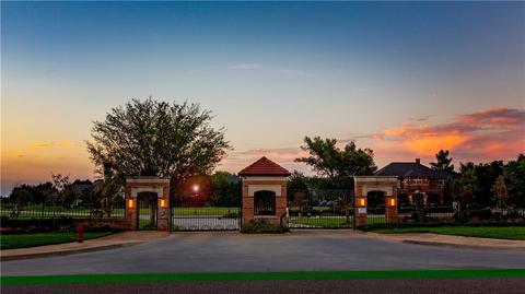 2711 Crittenden Link Rd, Norman, OK 73072