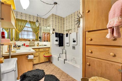 322 S Sheb Wooley St, Erick, OK 73645 photo 13