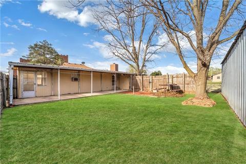 322 S Sheb Wooley St, Erick, OK 73645 photo 23