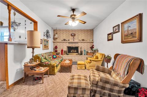 322 S Sheb Wooley St, Erick, OK 73645 photo 5