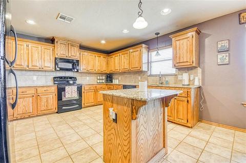 709 E Juniper Ln, Mustang, OK 73064 photo 9