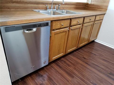 2118 Parkview Dr, Moore, OK 73170 photo 5
