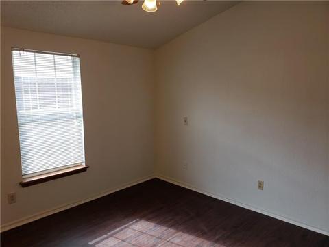 2118 Parkview Dr, Moore, OK 73170 photo 6