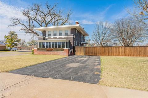 703 N Prouty Ave, Watonga, OK 73772 photo 3