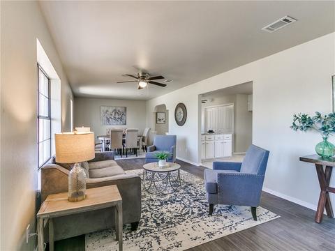 2702 Maple Dr, Harrah, OK 73045 photo 4