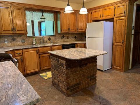 210 Terrace Dr, Watonga, OK 73772 photo 8