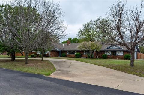 210 Terrace Dr, Watonga, OK 73772 photo 2